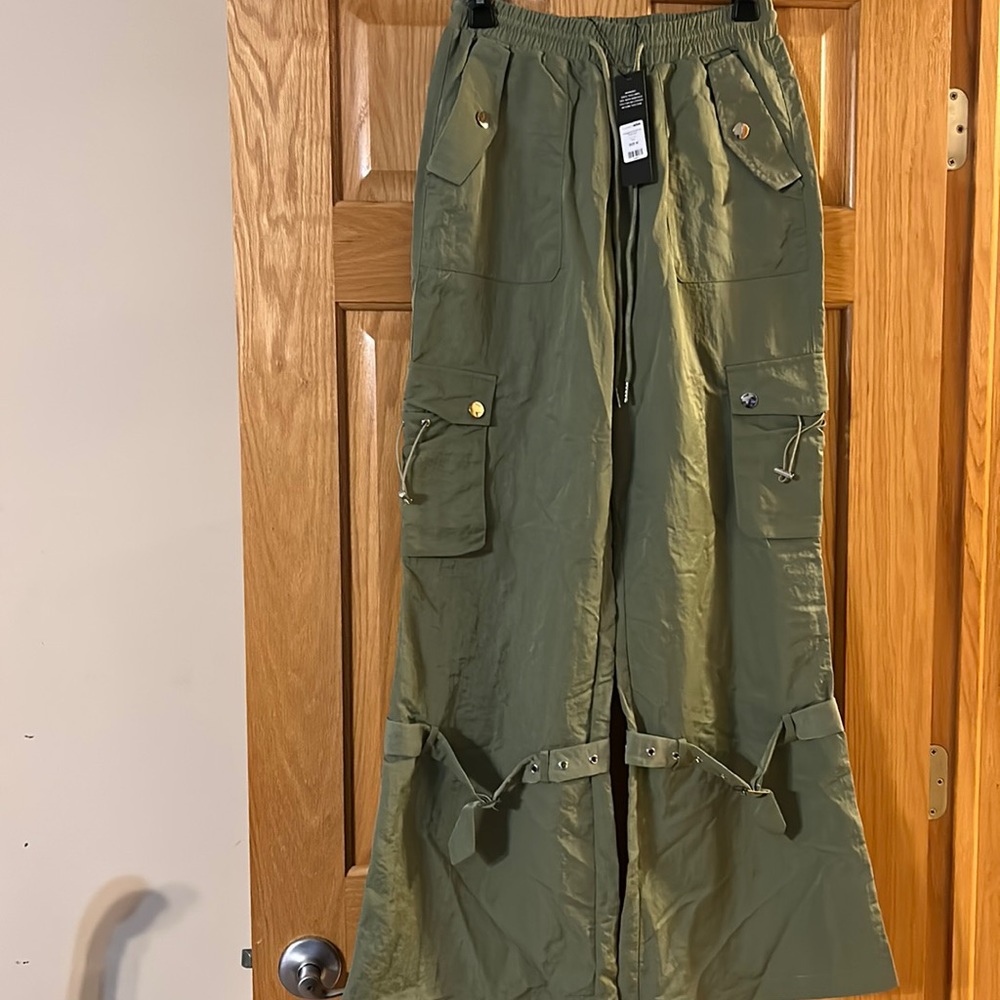 Size M cargo pants